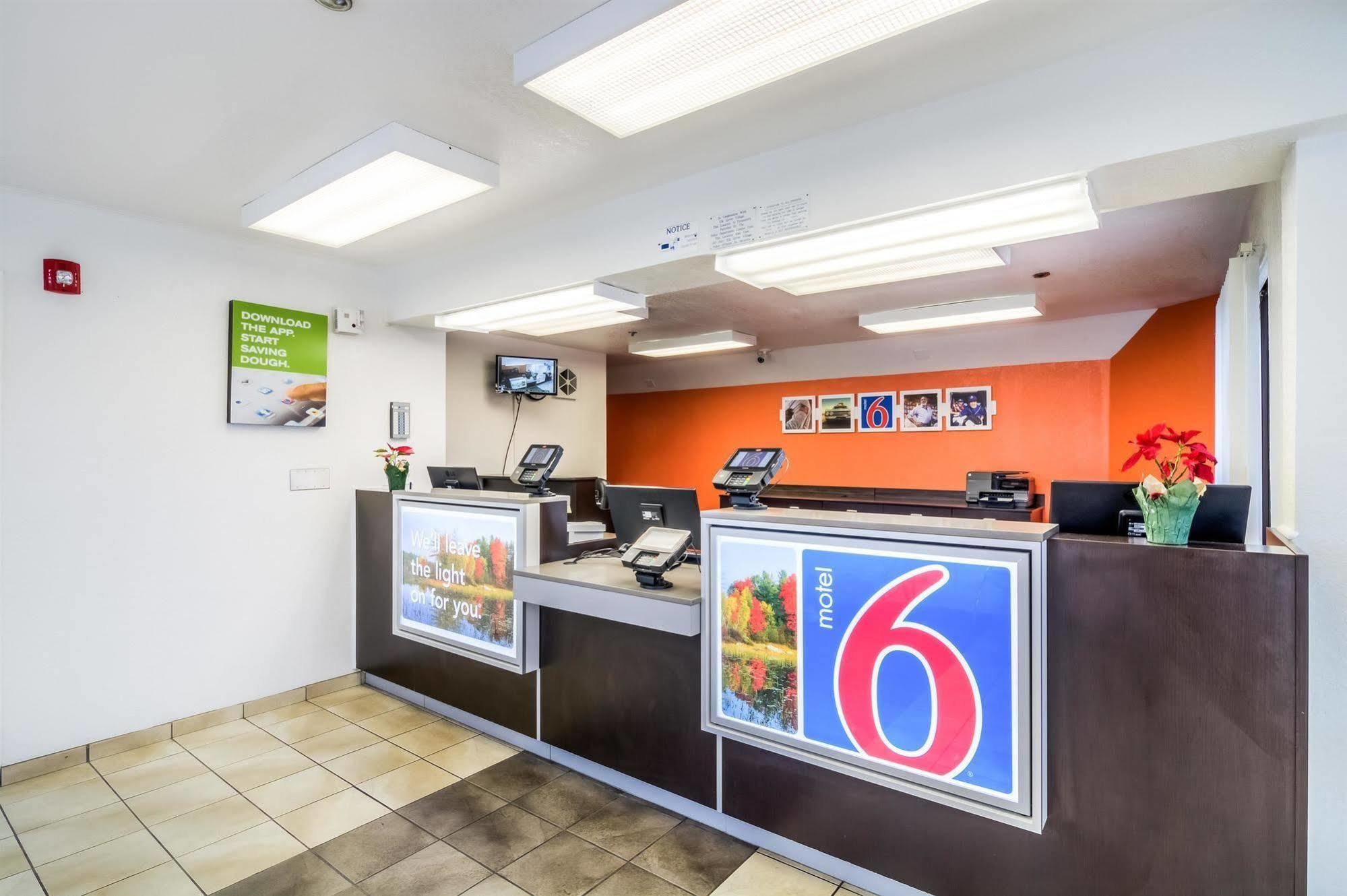 Motel 6 Chicago - Elk Grove Elk Grove Village Eksteriør bilde