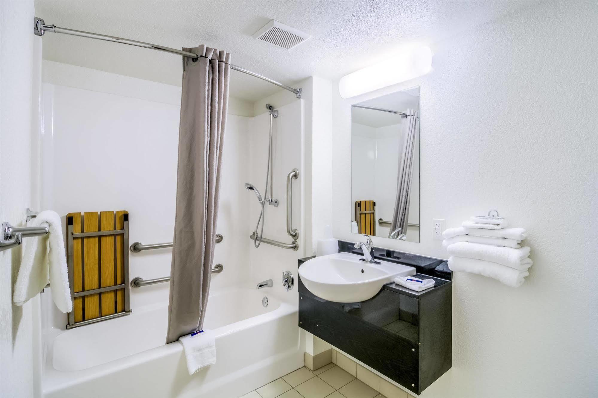 Motel 6 Chicago - Elk Grove Elk Grove Village Eksteriør bilde