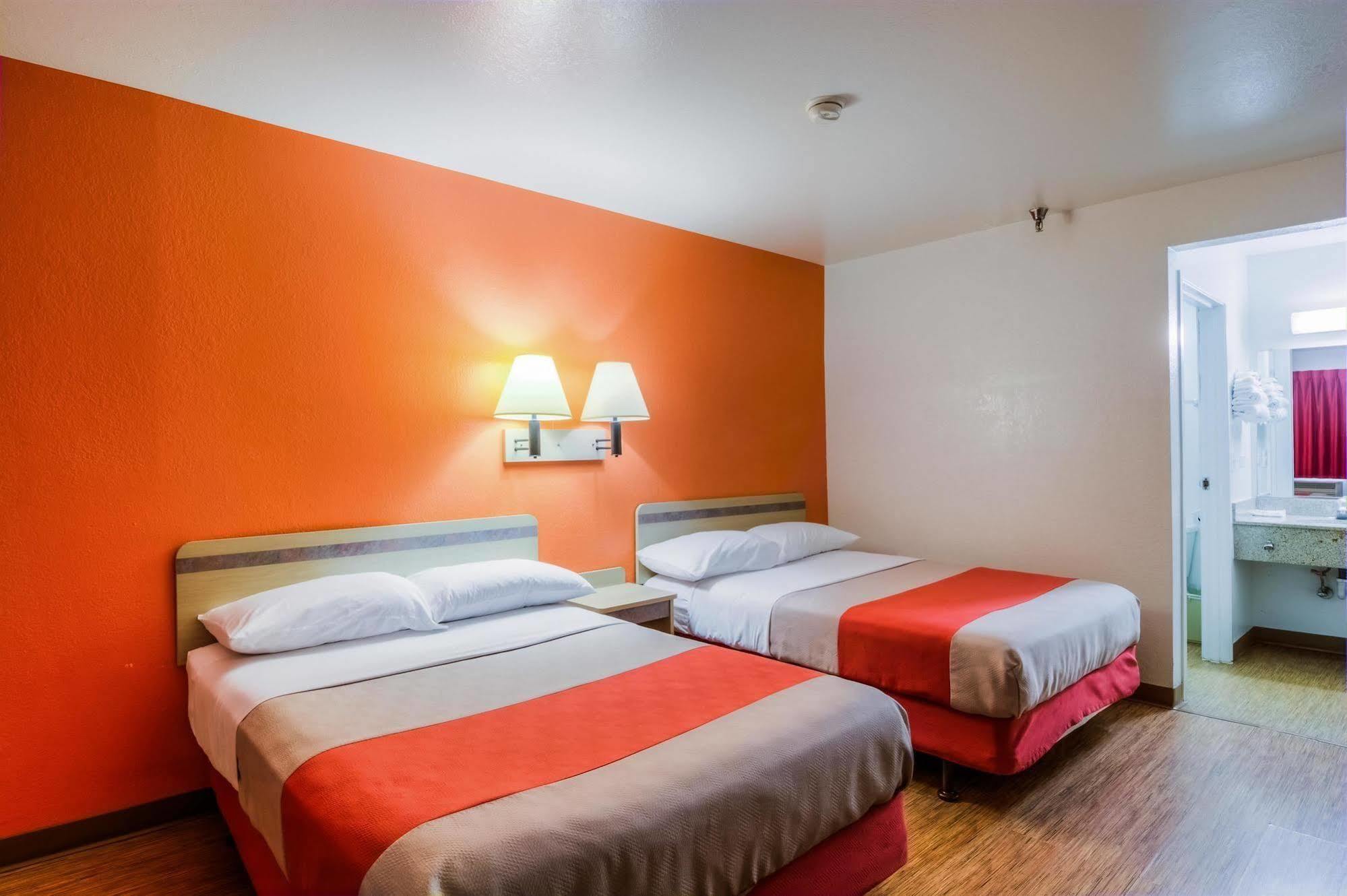 Motel 6 Chicago - Elk Grove Elk Grove Village Eksteriør bilde