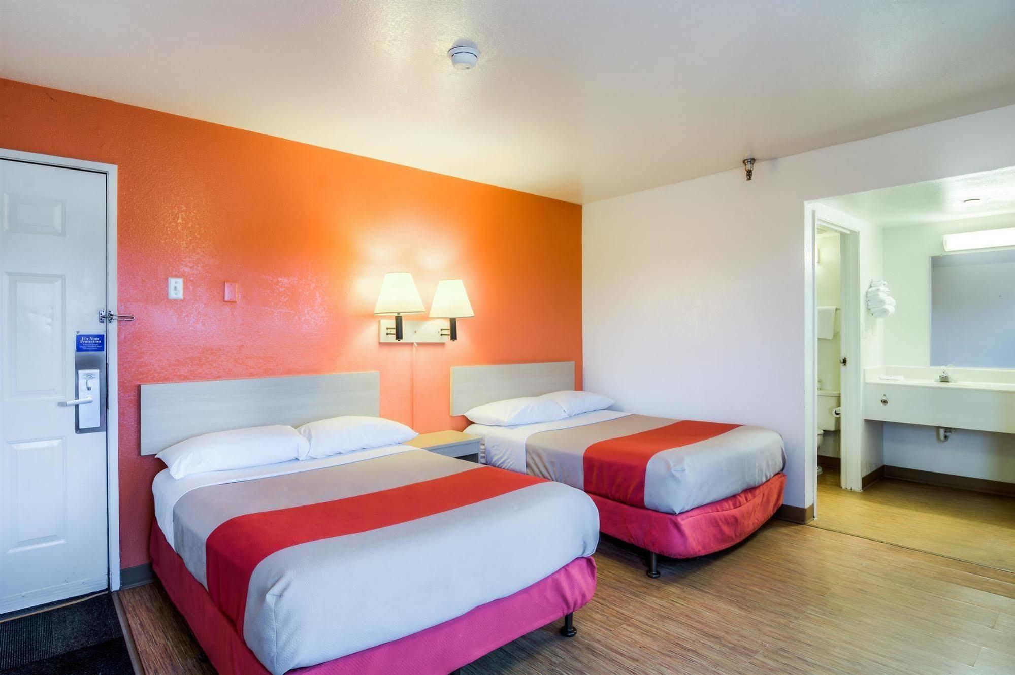 Motel 6 Chicago - Elk Grove Elk Grove Village Eksteriør bilde