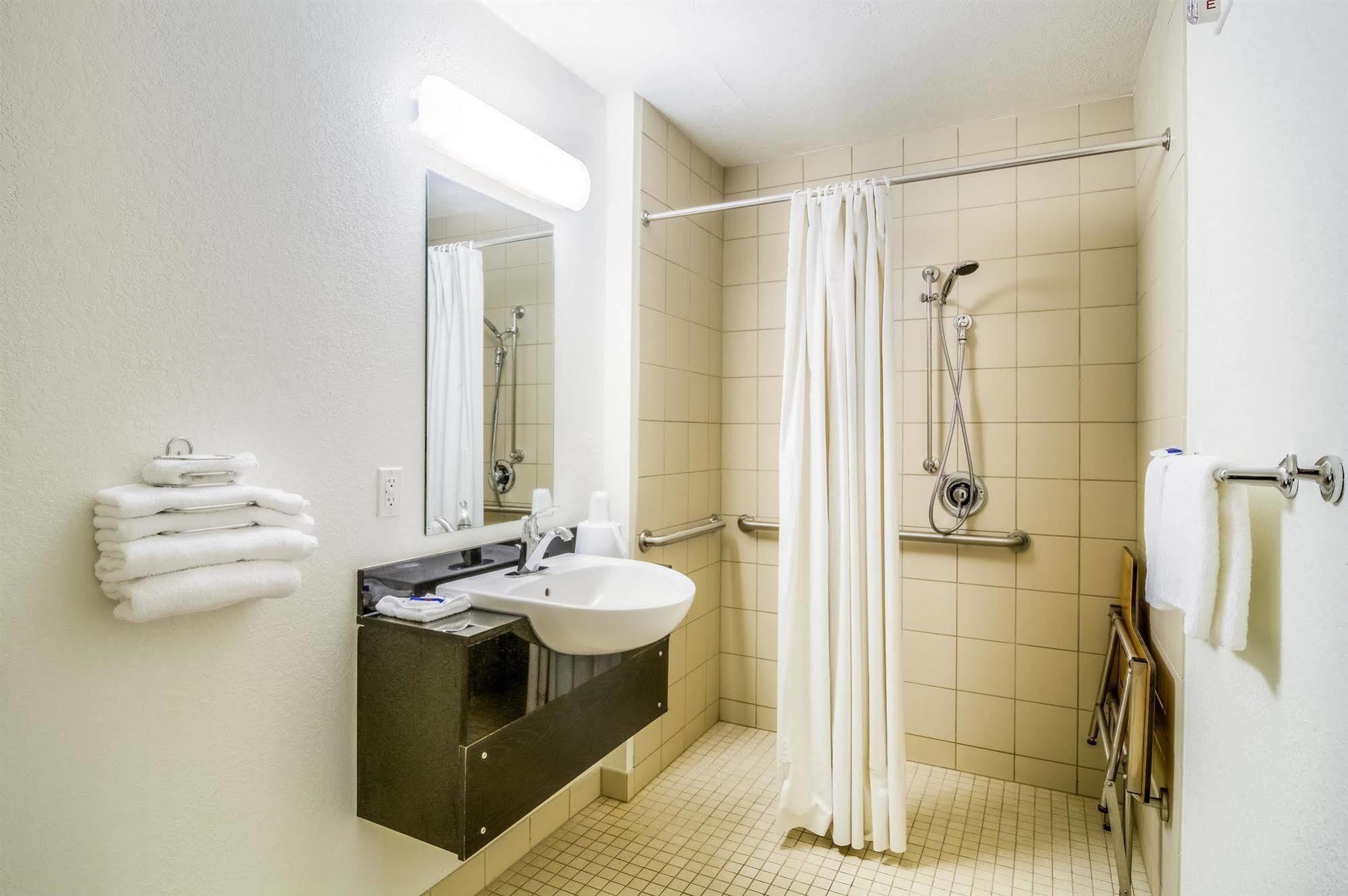 Motel 6 Chicago - Elk Grove Elk Grove Village Eksteriør bilde