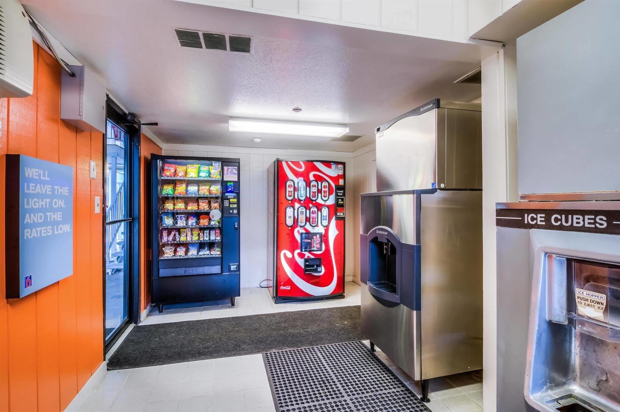 Motel 6 Chicago - Elk Grove Elk Grove Village Eksteriør bilde