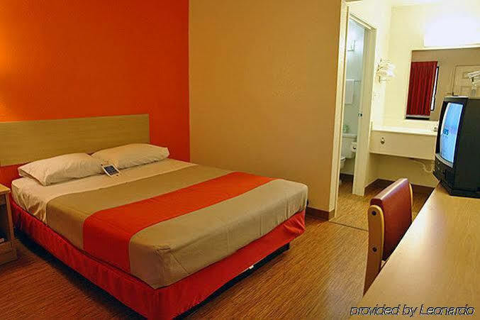 Motel 6 Chicago - Elk Grove Elk Grove Village Eksteriør bilde